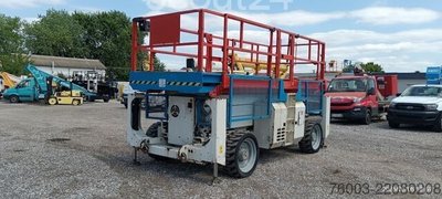 Scherenarbeitsbühne Genie GS3390 - 12,06 m - 4x4 - diesel gebraucht