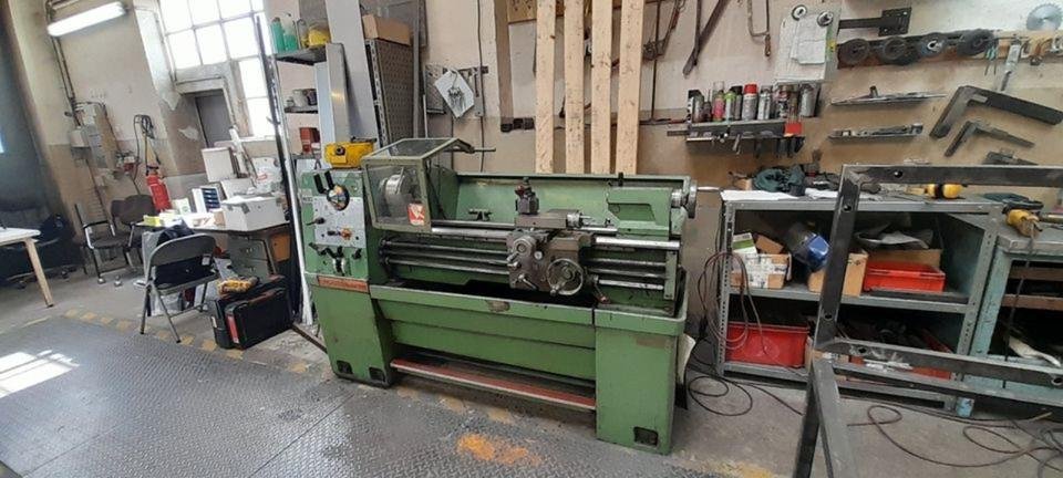Drehmaschine Fabr. COLCHESTER Typ Master 2500