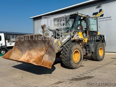 Radlader KOMATSU WA320 gebraucht