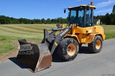 Radlader VOLVO L 30 G Radlader / Schaufel + Gabel / hydr. SW gebraucht