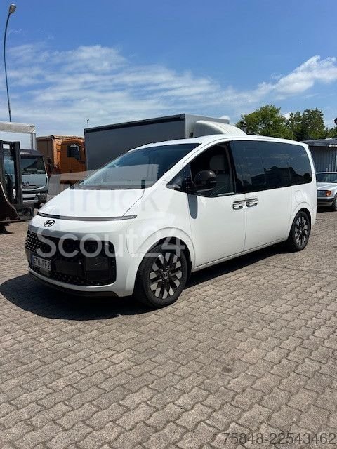 Kleinbus HYUNDAI STARIA 2.2 CRDi Signature 4WD Pano Bose Voll gebraucht