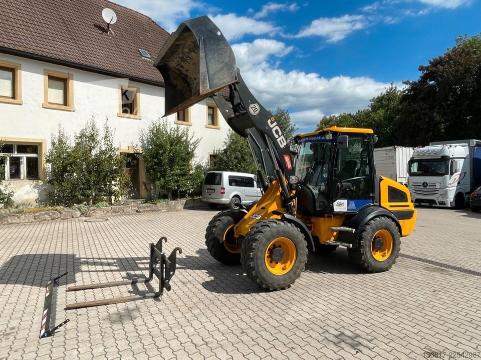 Radlader JCB 409SV Stage V nur 450h! Ladeschaufel u. Gabel gebraucht