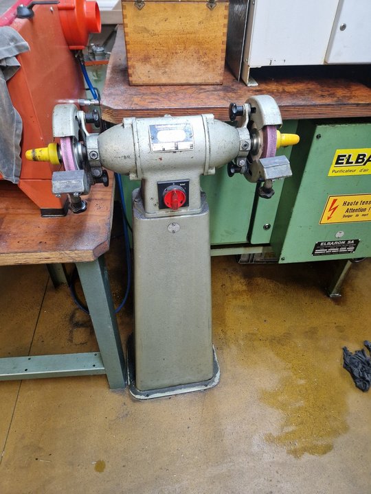 Double wheel grinding machines VITAX Meuleuse Nr. 38