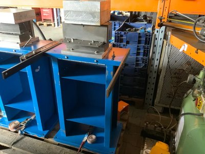 Pneumatische Stanze / Presse / Ausklinkwerkzeug