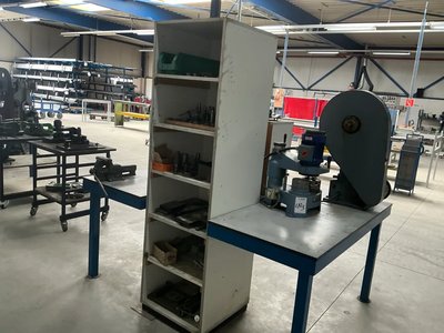 Lochwerkzeug mit Werkbank