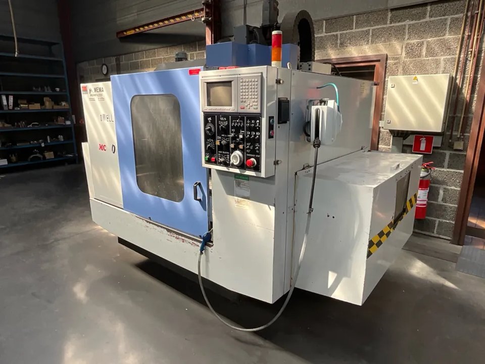 1995 Leadwell VMC-40 CNC фрезерний верстат