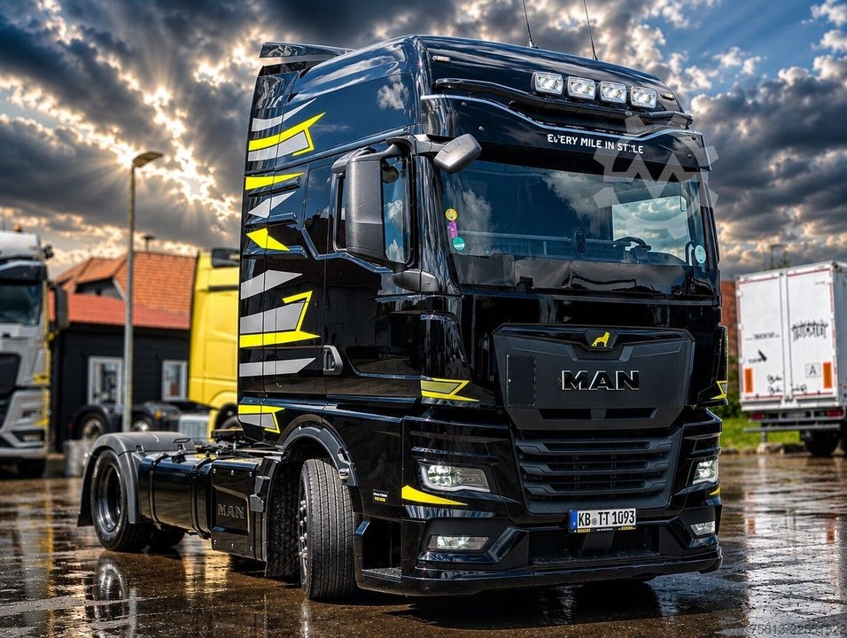MAN TGX 18.520 LL SA Mega, "LONEWOLF"
