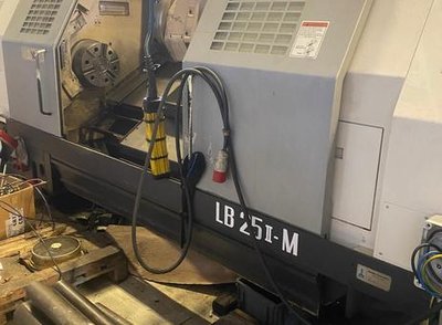 OKUMA LB 25 II-M cnc lathe