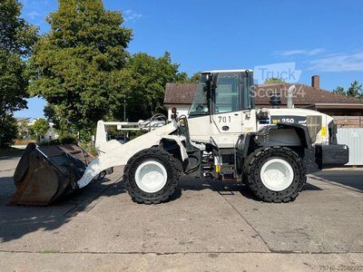 Radlader Komatsu WA250 WA250-6 Radlader*Klima*Hochschaufel*Recyc... gebraucht