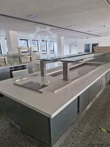 Diverse Großküchen-Edelstahleinrichtung