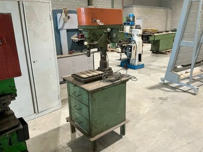 Moteur Brosche 13 P.X. Vrtačka na sloupy se stolem