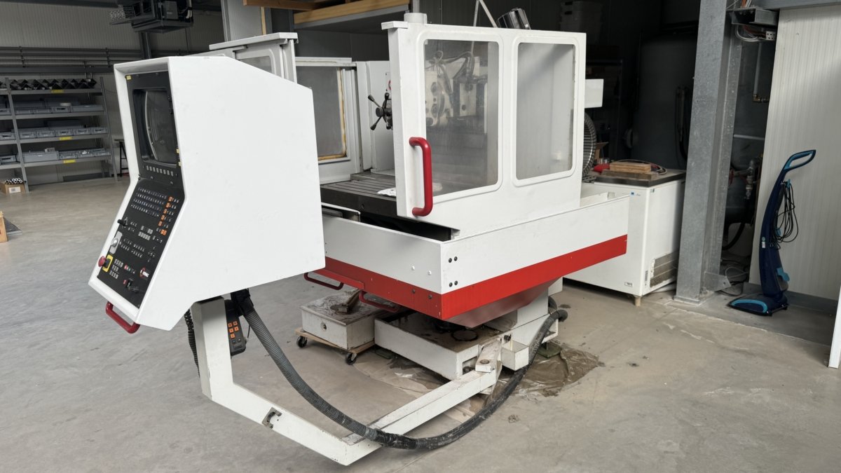 Milling machine centers HERMLE UWF 851 H