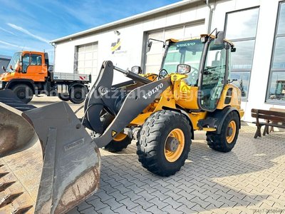 Radlader VOLVO L28 Allrad*Schnellwechsler*Straßenzulassung* gebraucht