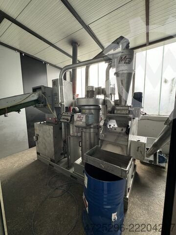 MG Recycling Compact 220t