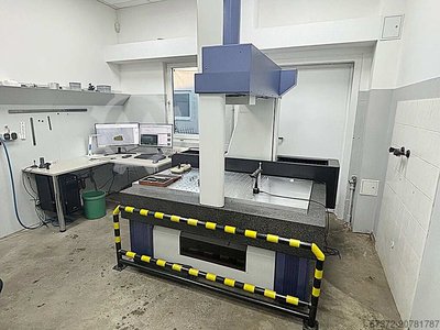 Mitutoyo Crysta Apex C 7106