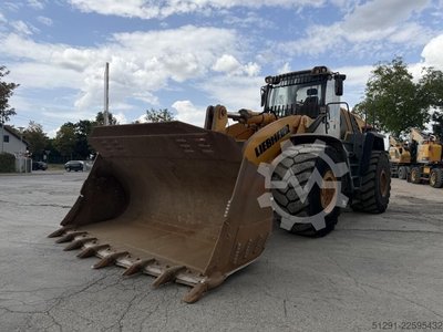 Liebherr L586 2plus2