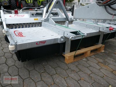 Fliegl Kehrbesen Löwe 2,50m - 12 Besenreihen Sonstige Hoftechnik