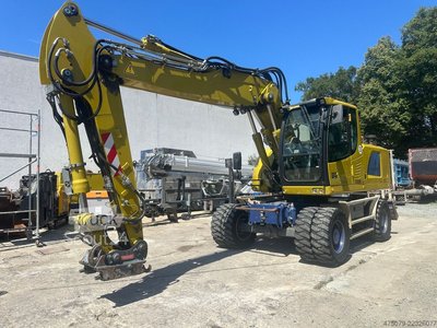 Mobilbagger LIEBHERR A 920 / Oil Quick gebraucht