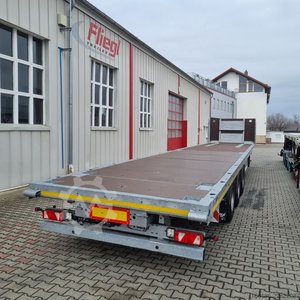 Fliegl 3-Achs Plateau Sattel SDS 380 Mega