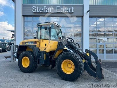 Komatsu WA 250 PT - 5H / 12.390h /