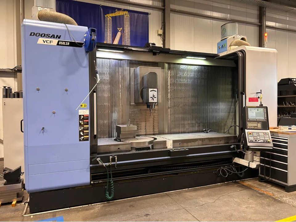 2017 Doosan VCF 850LSR CNC Universal Maschinenzentrum