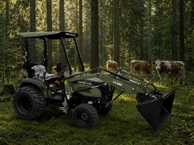 Startrac 26 HST Frontlader Euro Aufnahme mit INDUSTRIEBEREIFUNG natogrün Hydrostat Kleintraktor NEU mit Mitsubishi Motor