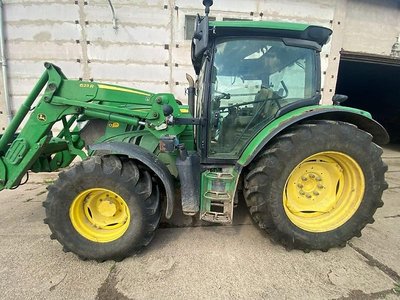 John Deere 6125 R mit Frontlader