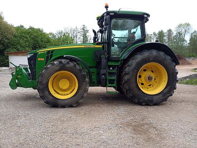 John Deere 8320 R