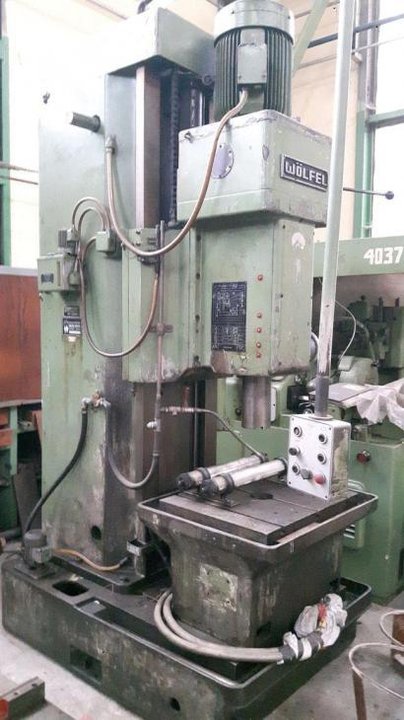 Pillar-Type Drilling Machines WOELFEL B100/S