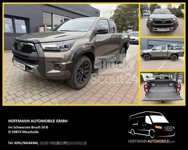 Van TOYOTA Hilux 2,8D Extra Cab Invincible 4x4 *AHK 3,5T* gebraucht