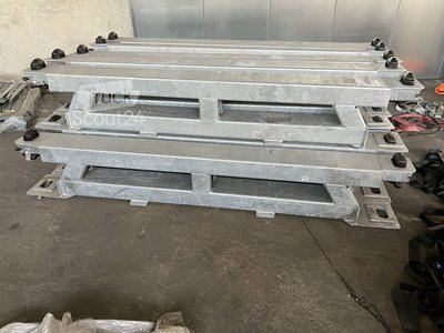 Tieflader-Sattelauflieger Müller-Mitteltal Ausgleichsbock für Satteltieflader incl. Conatinerverschlüssen neu