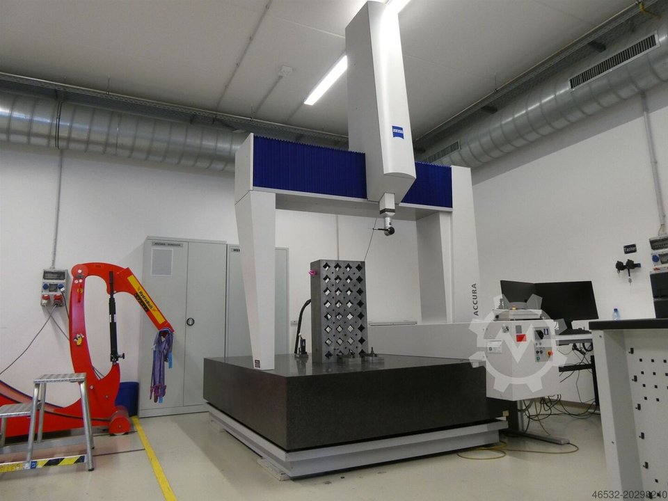 Zeiss Accura