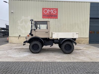 Mercedes-Benz Unimog 407