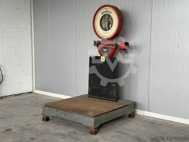 Rapido-Werke / Neigungswaage / Abm.: 1.250 x 1.360 x 2.250 mm (BxTxH)