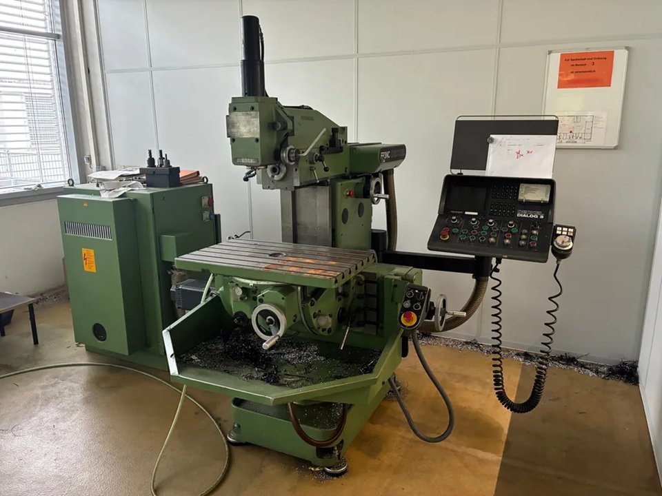 DECKEL - FP3NC - Universal-Fräsmaschine