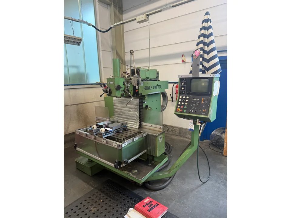 HERMLE UWF 721 Werkzeugfräsmaschine