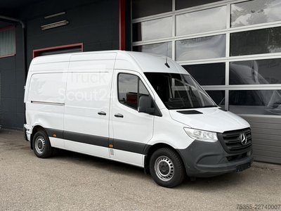 Kastenwagen hoch MERCEDES-BENZ Sprinter 215 CDI L2H2 Klima 7MBUX Heckschaden gebraucht