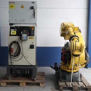 FANUC R-2000iA/210F mit R-J3iB und Bediengerät