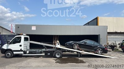 Transporter mit Koffer Iveco Daily 70C15H/Schiebeplateau/ Einzelplate gebraucht