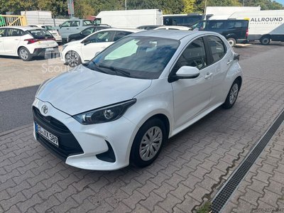 Van TOYOTA Yaris Basis /  12x Fahrzeuge verfügbar gebraucht