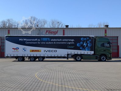 Fliegl 3-Achs Jumbo Gardinen Sattelauflieger