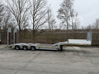 Tieflader-Sattelauflieger Möslein ST 3  3 Achs Satteltieflader neu neu