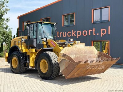 Radlader CATERPILLAR 950M Radlader mit Schaufel 2.062 BTH gebraucht
