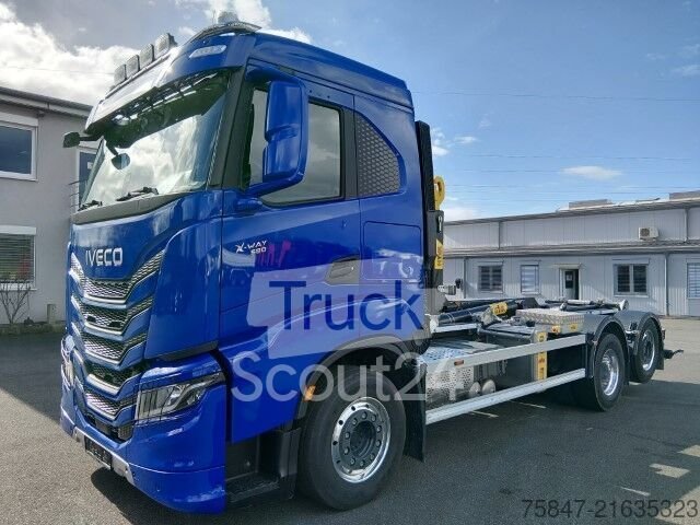 Abrollkipper Iveco X-Way AS 28 X 58 YPS ON Hyva Titan 20-57 gebraucht