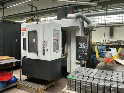 2005 Mazak Variaxis 500-5X 5-Achs-CNC-Vertikalbearbeitungszentrum
