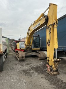 New Holland Kobelco E215
