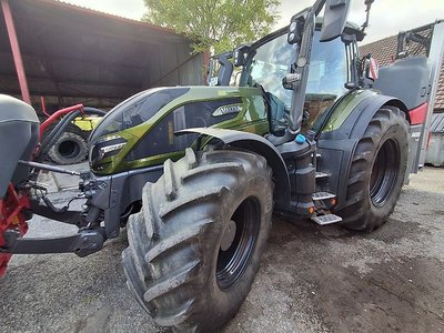 Valtra Q 305