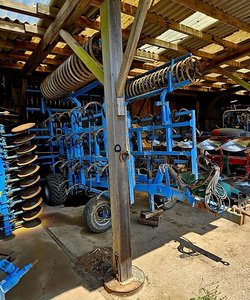 Bremer Maschinenbau Großfederzinkengrubber Typ GF 9