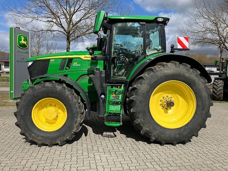 John Deere 6R 215