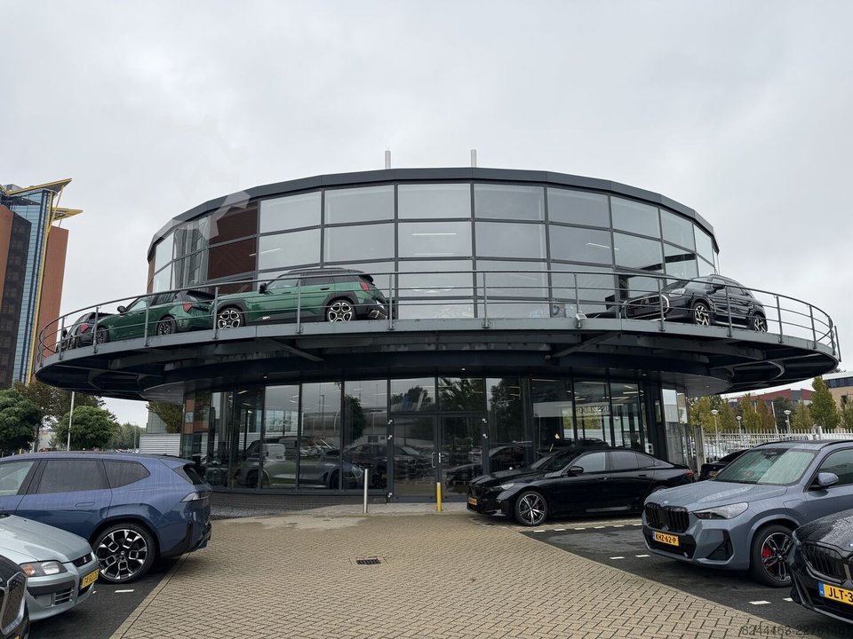  Showroom (ca. 460 m²)